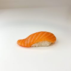 Суші з лососем